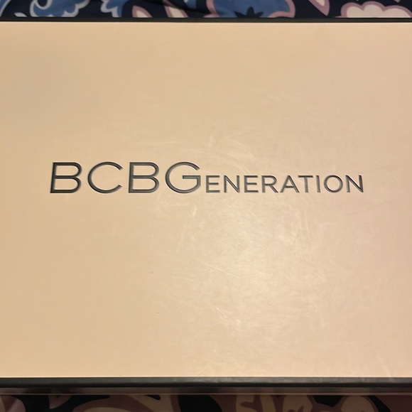 BCBGeneration Toori Rosetta sandal size 8.5 - Picture 8 of 8